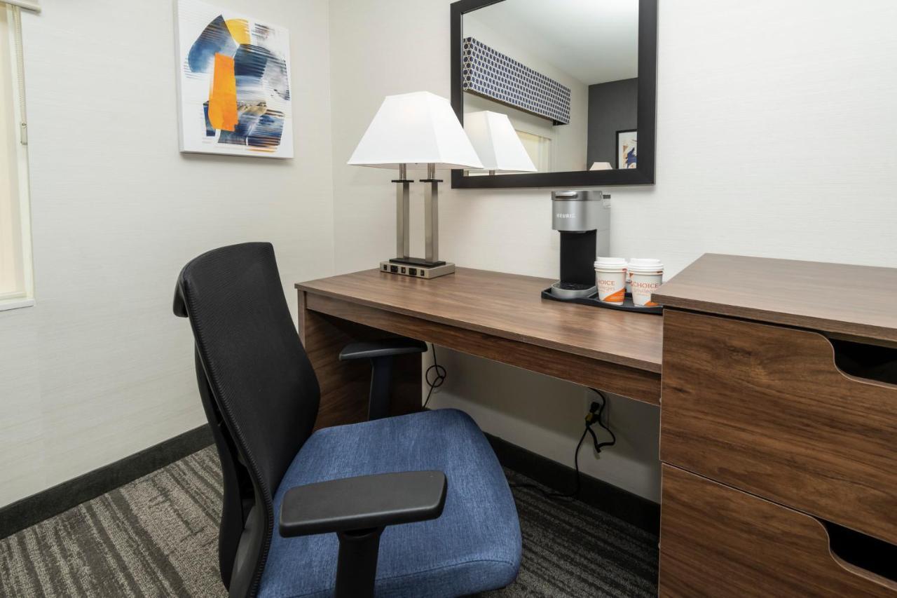 Comfort Inn & Suites Carleton Place Esterno foto