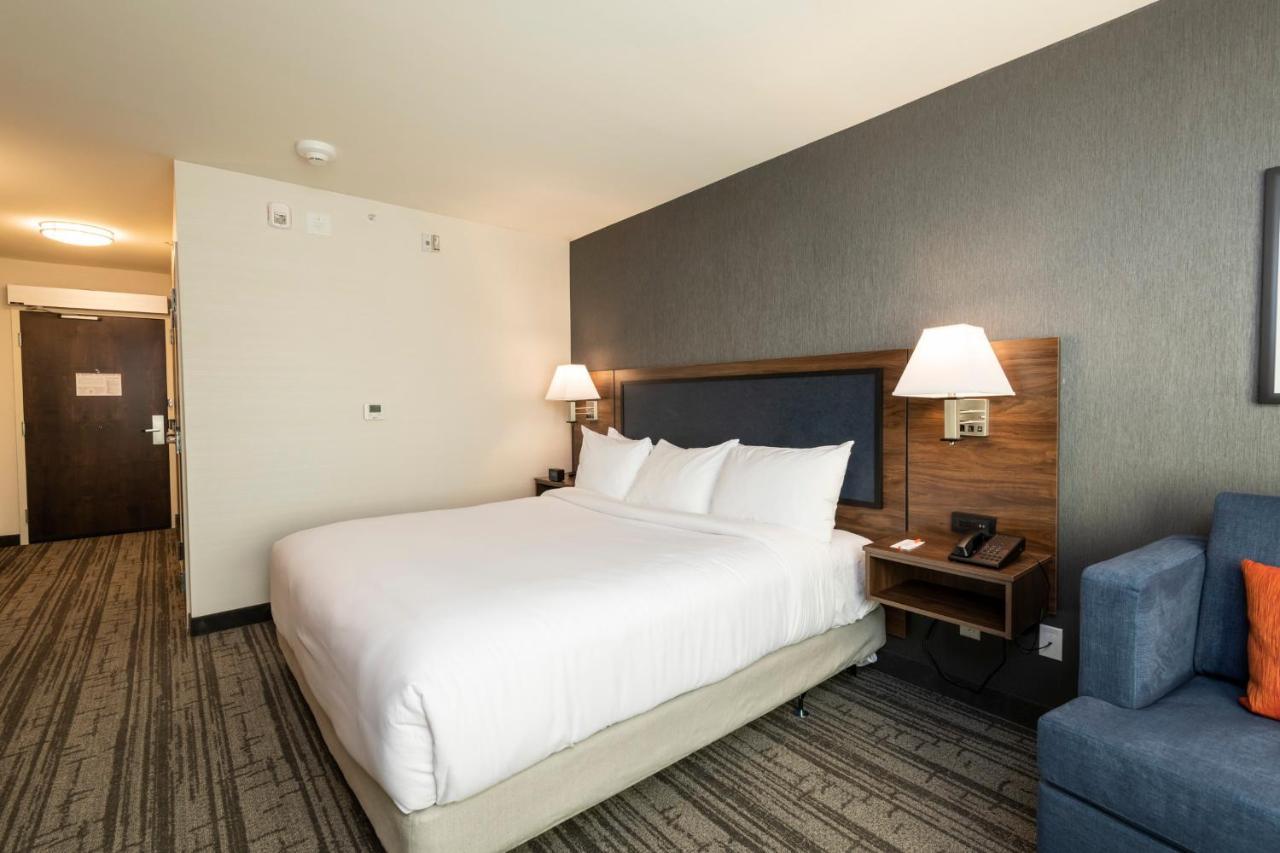 Comfort Inn & Suites Carleton Place Esterno foto