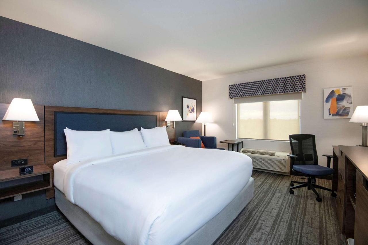 Comfort Inn & Suites Carleton Place Esterno foto