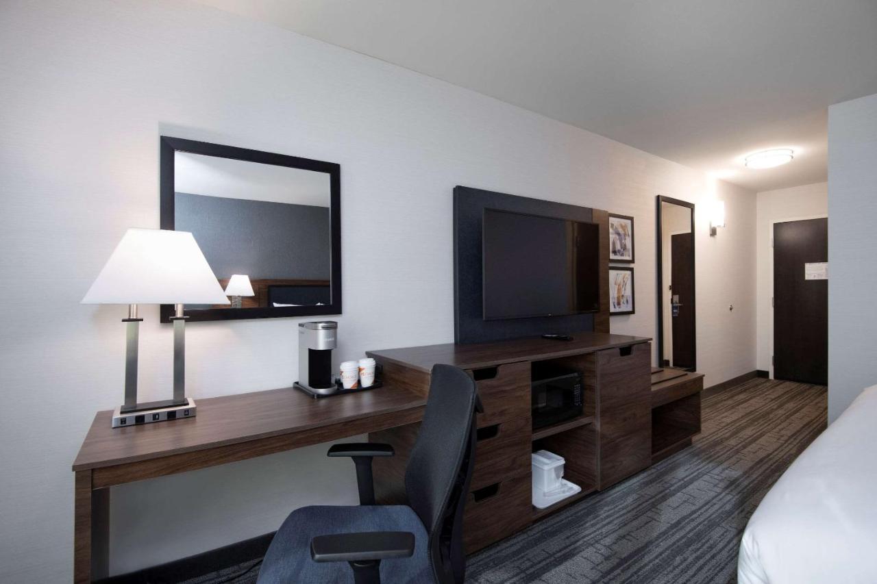 Comfort Inn & Suites Carleton Place Esterno foto